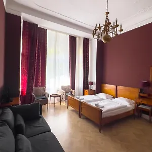 Hotel-maison Am Olivaer Platz 3*, Berlino Germania